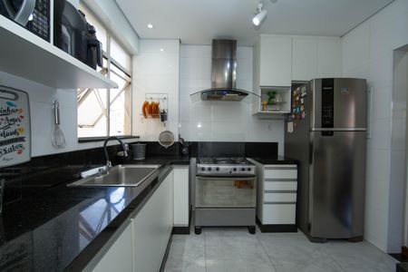 Apartamento à venda com 170m², 4 quartos e 2 vagas Apartamento à venda com 170m², 4 quartos e 2 vagasCOZINHA