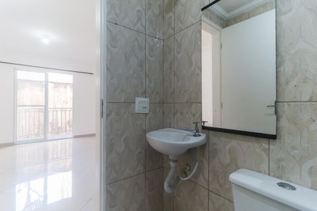 Banheiro de apartamento para alugar com 2 quartos, 55m² em Vila Nova Aparecida, Mogi das Cruzes