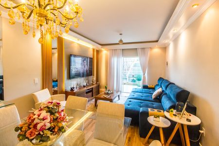 Casa de condomínio à venda com 220m², 3 quartos e 4 vagas Casa de condomínio à venda com 220m², 3 quartos e 4 vagasSala