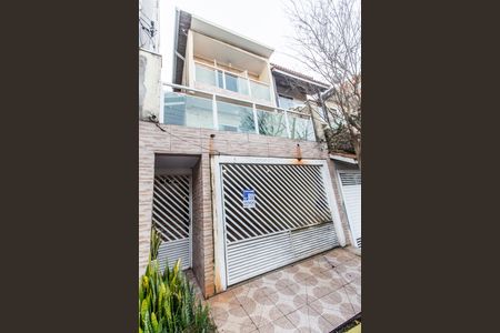 Casa de condomínio à venda com 220m², 3 quartos e 4 vagas Casa de condomínio à venda com 220m², 3 quartos e 4 vagasVista da Rua