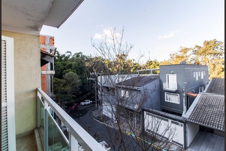 Casa de condomínio à venda com 220m², 3 quartos e 4 vagas Casa de condomínio à venda com 220m², 3 quartos e 4 vagasVaranda