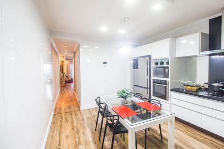 Casa de condomínio à venda com 220m², 3 quartos e 4 vagas Casa de condomínio à venda com 220m², 3 quartos e 4 vagasCozinha