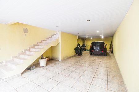 Casa de condomínio à venda com 220m², 3 quartos e 4 vagas Casa de condomínio à venda com 220m², 3 quartos e 4 vagasGaragem