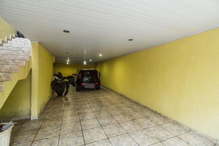 Casa de condomínio à venda com 220m², 3 quartos e 4 vagas Casa de condomínio à venda com 220m², 3 quartos e 4 vagasGaragem