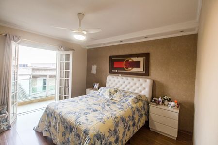 Casa de condomínio à venda com 220m², 3 quartos e 4 vagas Casa de condomínio à venda com 220m², 3 quartos e 4 vagasSuíte