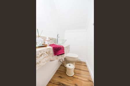 Casa de condomínio à venda com 220m², 3 quartos e 4 vagas Casa de condomínio à venda com 220m², 3 quartos e 4 vagasLavabo