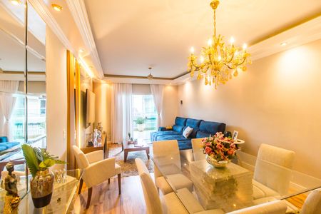 Casa de condomínio à venda com 220m², 3 quartos e 4 vagas Casa de condomínio à venda com 220m², 3 quartos e 4 vagasSala