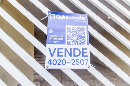 Casa de condomínio à venda com 220m², 3 quartos e 4 vagas Casa de condomínio à venda com 220m², 3 quartos e 4 vagasVista da Rua