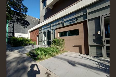 Apartamento à venda com 80m², 2 quartos e 1 vaga Apartamento à venda com 80m², 2 quartos e 1 vagaFachada e portaria