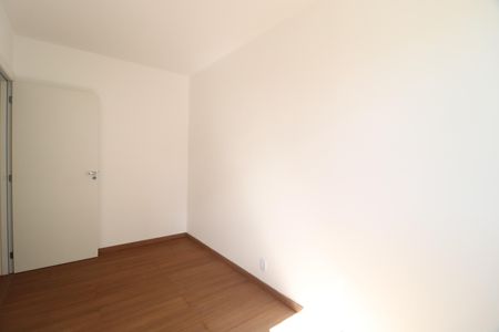 Quarto 2 de apartamento para alugar com 2 quartos, 50m² em Jardim Karaíba, Uberlândia