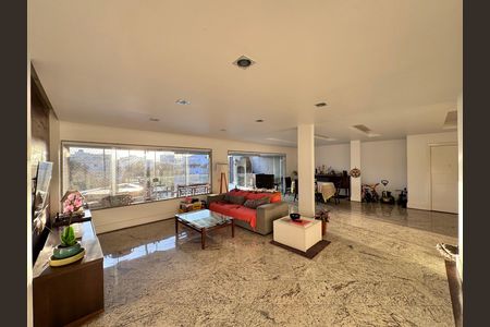 Apartamento para alugar com 232m², 3 quartos e 2 vagas Apartamento para alugar com 232m², 3 quartos e 2 vagasSala