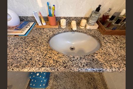 Apartamento para alugar com 232m², 3 quartos e 2 vagas Apartamento para alugar com 232m², 3 quartos e 2 vagasBanheiro Social