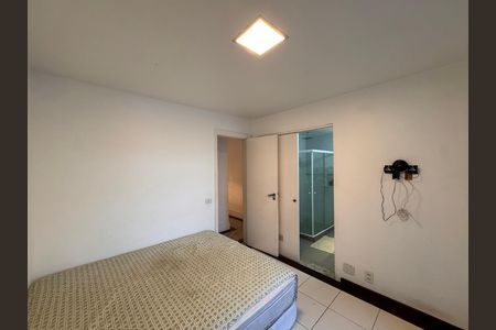 Apartamento para alugar com 232m², 3 quartos e 2 vagas Apartamento para alugar com 232m², 3 quartos e 2 vagasSuíte 2