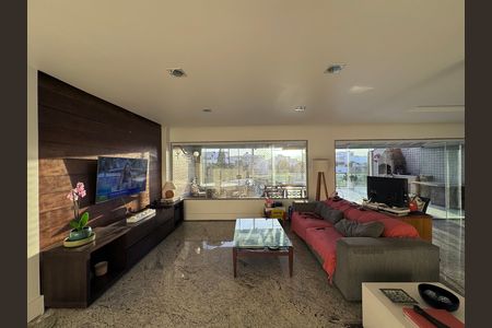 Apartamento para alugar com 232m², 3 quartos e 2 vagas Apartamento para alugar com 232m², 3 quartos e 2 vagasSala