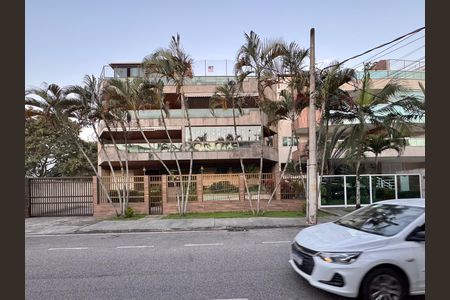 Apartamento para alugar com 232m², 3 quartos e 2 vagas Apartamento para alugar com 232m², 3 quartos e 2 vagasFachada