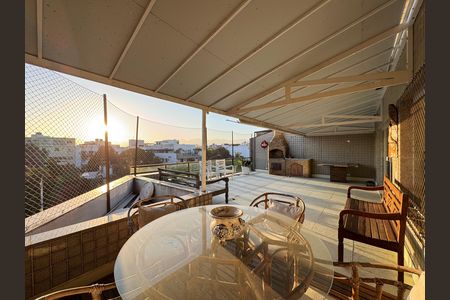 Apartamento para alugar com 232m², 3 quartos e 2 vagas Apartamento para alugar com 232m², 3 quartos e 2 vagasVaranda