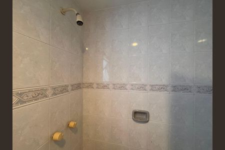 Apartamento para alugar com 232m², 3 quartos e 2 vagas Apartamento para alugar com 232m², 3 quartos e 2 vagasBanheiro Social