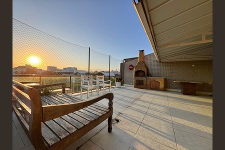 Apartamento para alugar com 232m², 3 quartos e 2 vagas Apartamento para alugar com 232m², 3 quartos e 2 vagasVaranda