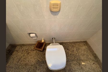 Apartamento para alugar com 232m², 3 quartos e 2 vagas Apartamento para alugar com 232m², 3 quartos e 2 vagasBanheiro Social
