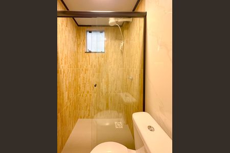 Banheiro de kitnet/studio para alugar com 1 quarto, 24m² em Ipiranga, São José