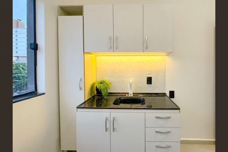 Cozinha de kitnet/studio para alugar com 1 quarto, 24m² em Ipiranga, São José