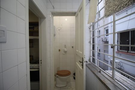 Apartamento para alugar com 66m², 2 quartos e sem vagaBanheiro de serviço