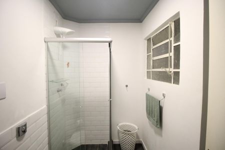 Apartamento para alugar com 66m², 2 quartos e sem vagaBanheiro