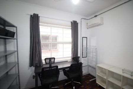 Quarto 2 de apartamento para alugar com 2 quartos, 66m² em Floresta, Porto Alegre
