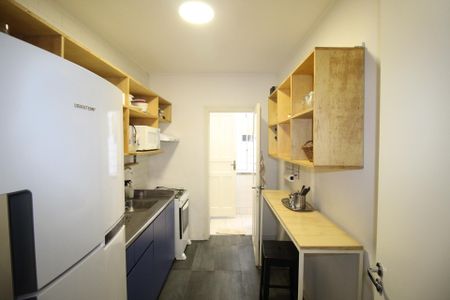Cozinha de apartamento para alugar com 2 quartos, 66m² em Floresta, Porto Alegre