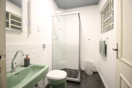 Apartamento para alugar com 66m², 2 quartos e sem vagaBanheiro