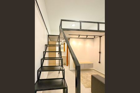 Studio para alugar com 24m², 1 quarto e sem vagaEscada