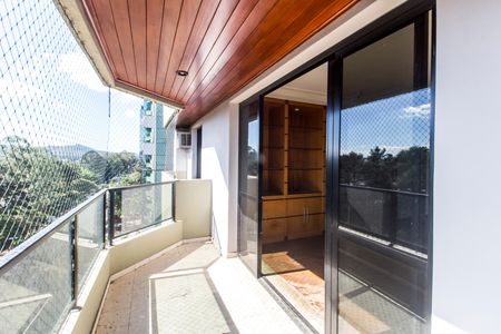 Apartamento à venda com 153m², 2 quartos e 2 vagas Apartamento à venda com 153m², 2 quartos e 2 vagasVaranda