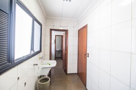Apartamento à venda com 153m², 2 quartos e 2 vagas Apartamento à venda com 153m², 2 quartos e 2 vagasÁrea de Serviço