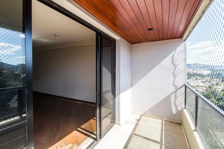 Apartamento à venda com 153m², 2 quartos e 2 vagas Apartamento à venda com 153m², 2 quartos e 2 vagasVaranda