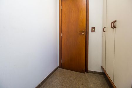 Apartamento à venda com 153m², 2 quartos e 2 vagas Apartamento à venda com 153m², 2 quartos e 2 vagasQuarto de Serviço