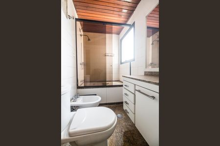 Apartamento à venda com 153m², 2 quartos e 2 vagas Apartamento à venda com 153m², 2 quartos e 2 vagasBanheiro da Suíte
