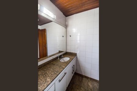 Apartamento à venda com 153m², 2 quartos e 2 vagas Apartamento à venda com 153m², 2 quartos e 2 vagasBanheiro da Suíte