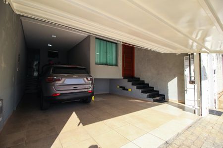 Garagem  de casa para alugar com 3 quartos, 245m² em Jardim Serrano, Votorantim