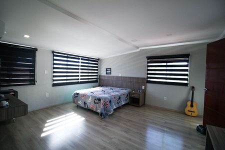 Casa para alugar com 245m², 3 quartos e 2 vagasSuite 