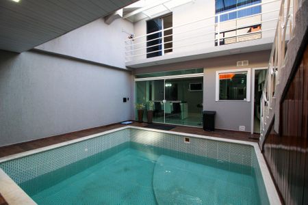 Casa para alugar com 245m², 3 quartos e 2 vagasPiscina 