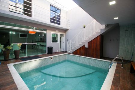 Casa para alugar com 245m², 3 quartos e 2 vagasPiscina 