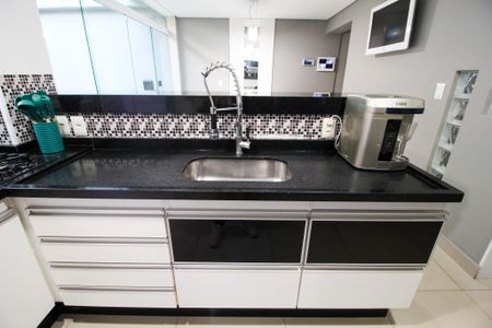 Casa para alugar com 245m², 3 quartos e 2 vagasCozinha 