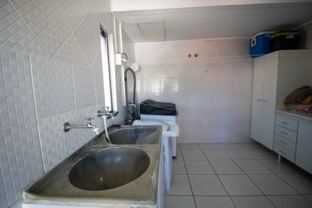 Casa para alugar com 245m², 3 quartos e 2 vagasLavanderia 
