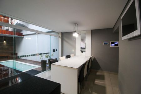 Casa para alugar com 245m², 3 quartos e 2 vagasCozinha 