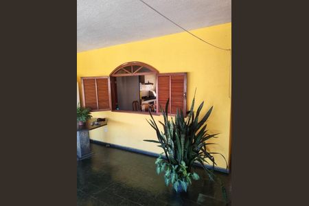 Área externa de casa à venda com 3 quartos, 140m² em Vila Suzana, Belo Horizonte