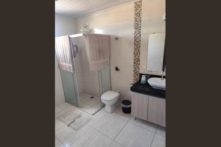 Banheiro  de casa à venda com 3 quartos, 140m² em Vila Suzana, Belo Horizonte