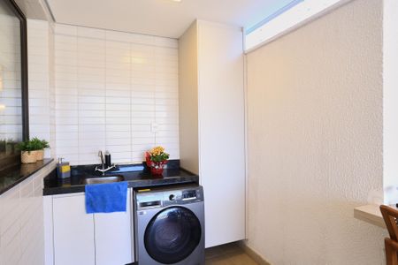 Apartamento à venda com 115m², 2 quartos e 2 vagas Apartamento à venda com 115m², 2 quartos e 2 vagasCozinha e Área de Serviço