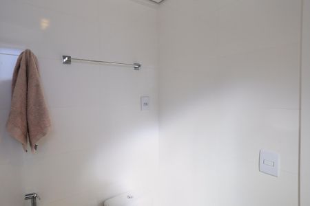 Apartamento à venda com 115m², 2 quartos e 2 vagas Apartamento à venda com 115m², 2 quartos e 2 vagasBanheiro da Suíte