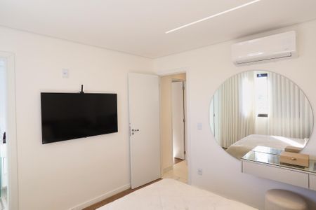 Apartamento à venda com 115m², 2 quartos e 2 vagas Apartamento à venda com 115m², 2 quartos e 2 vagasSuíte
