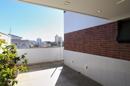 Apartamento à venda com 115m², 2 quartos e 2 vagas Apartamento à venda com 115m², 2 quartos e 2 vagasChurrasqueira